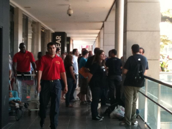 Apple Store La Maquinista dia abans